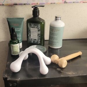 Bodycare Set By Tuscan Hills And Bloomfield